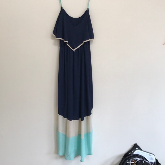 Dress - Picture 4 of 4